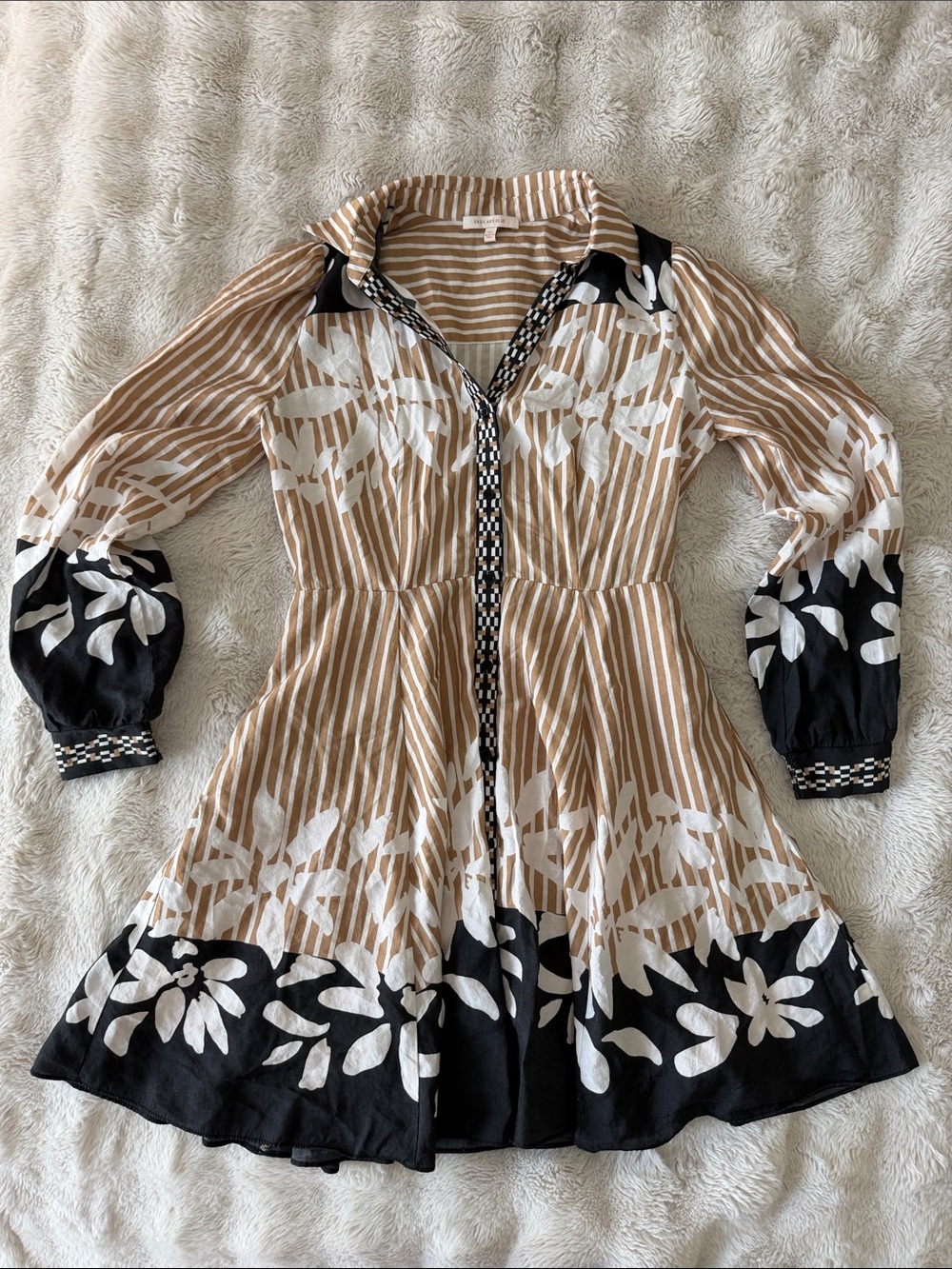 Beige & Black Floral Stripe Women's Button-Front Dress Top